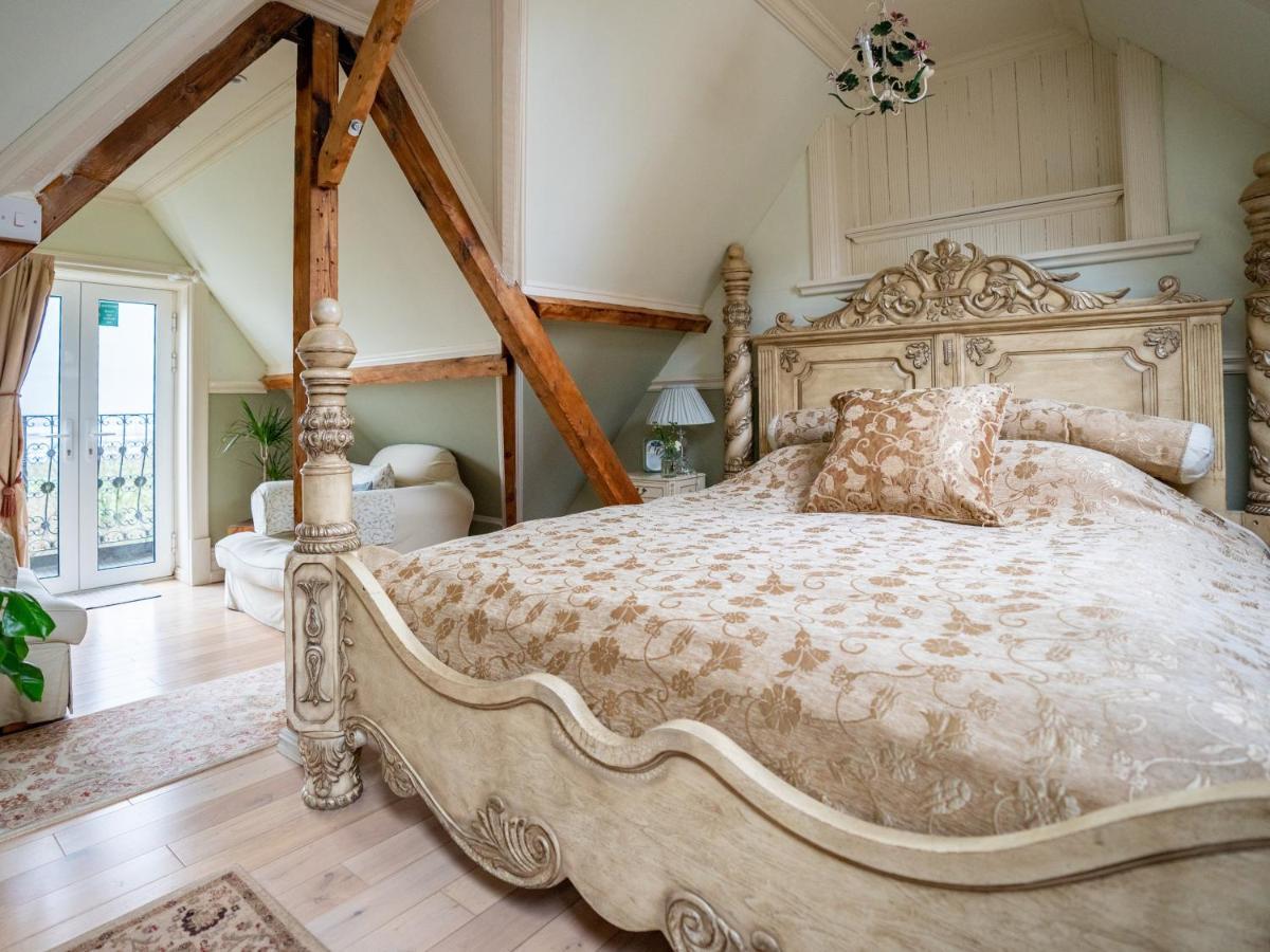 Berwick Lodge Алмондсбери Экстерьер фото